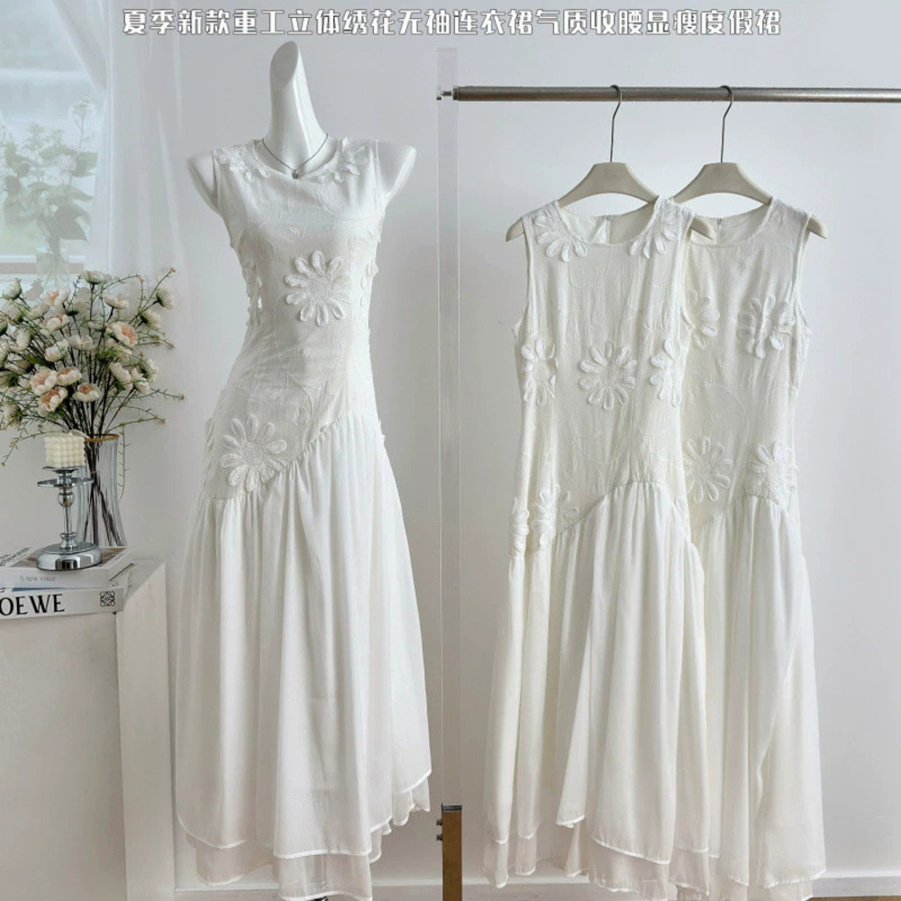 Vietnamese Style Heavy 3D Embroidered Sleeveless Elegant Slimming Vacation Dress